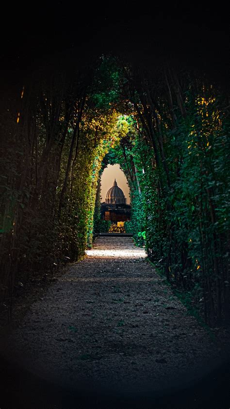 the aventine keyhole how to get there